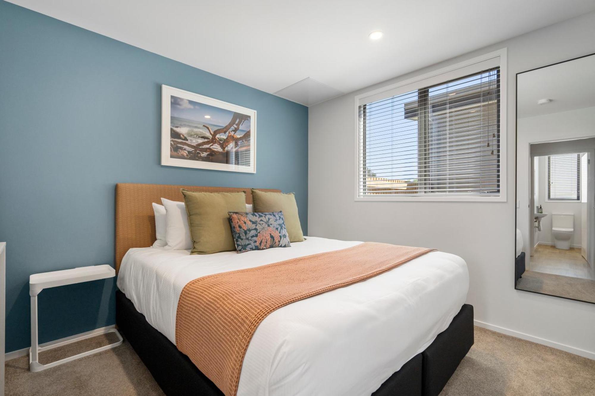 Tasman Holiday Parks - Papamoa Beach מראה חיצוני תמונה A bedroom at the hotel